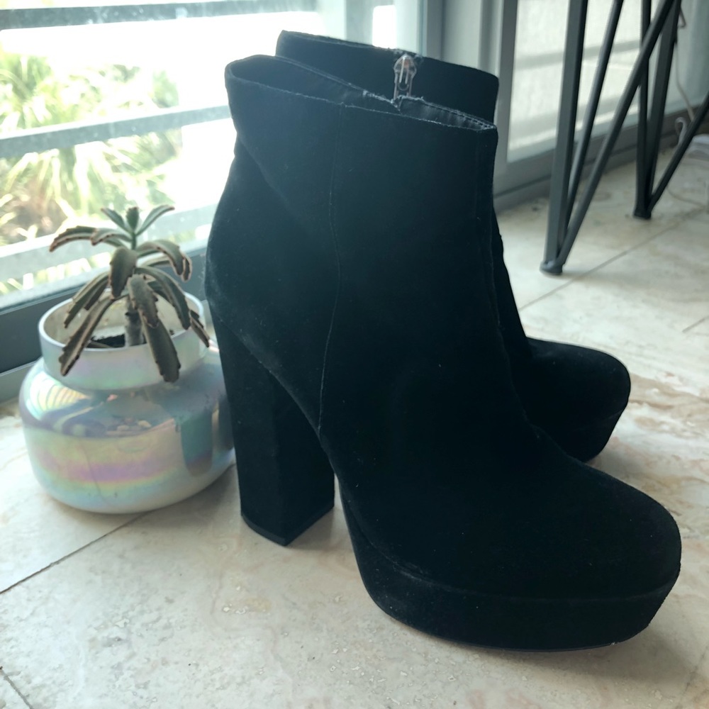Steve Madden black suede platform booties